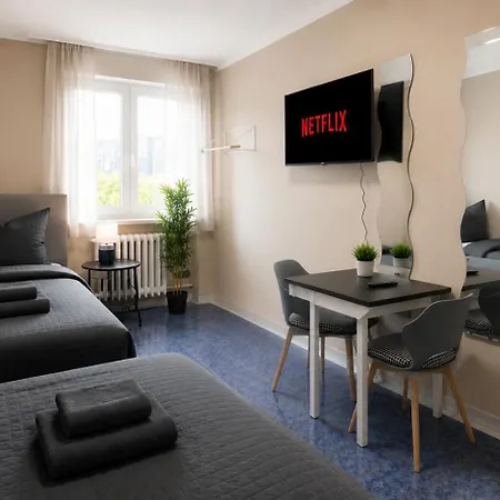 Monteurunterkunft Zentrum - Wlan, Balkon, Waschmaschine Apartmanhotel 3*