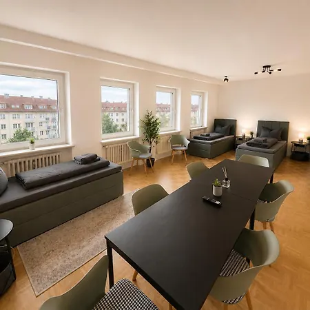 Monteurunterkunft Zentrum - Wlan, Balkon, Waschmaschine Apartmanhotel 3*
