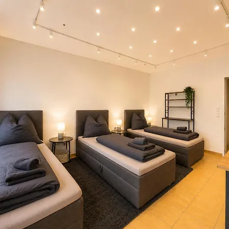 شقة فندقية Monteurunterkunft Zentrum - Wlan, Balkon, Waschmaschine