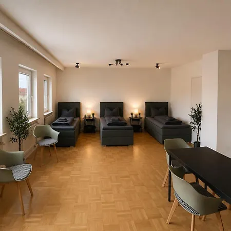 Monteurunterkunft Zentrum - Wlan, Balkon, Waschmaschine شقة فندقية 3*